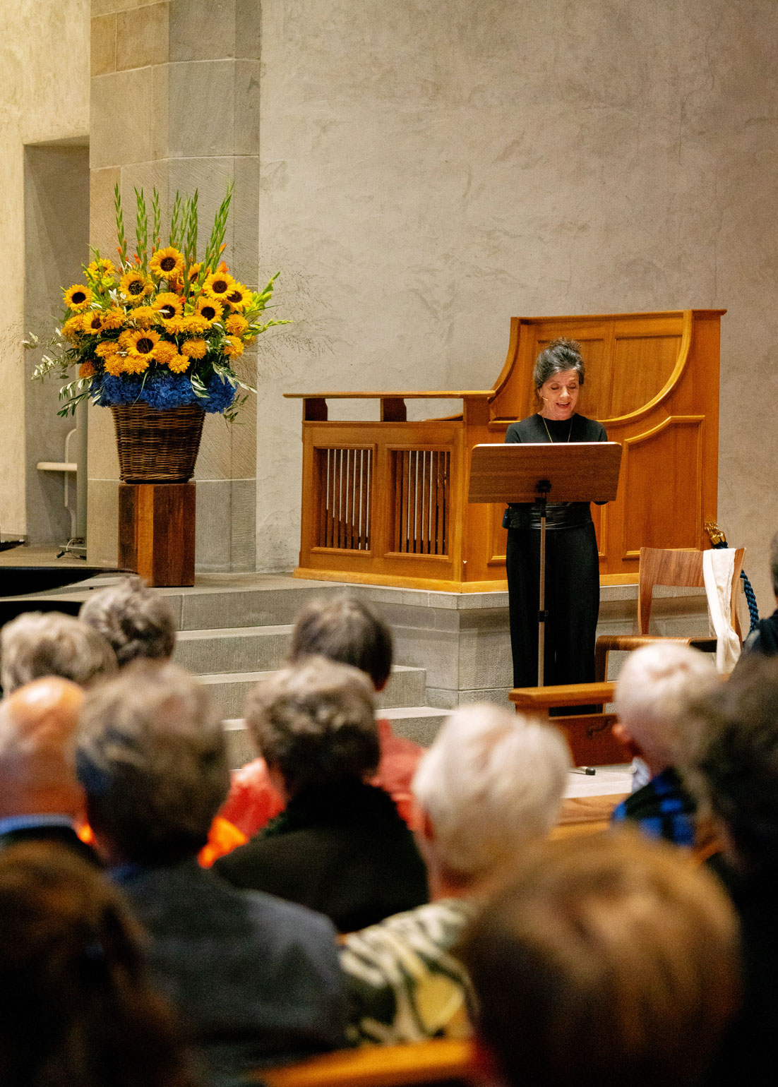 Die Schauspielerin Graziella Rossi liest u.a. Textstellen aus persönlichen Aufzeichnungen von Martha von Castelberg vor.