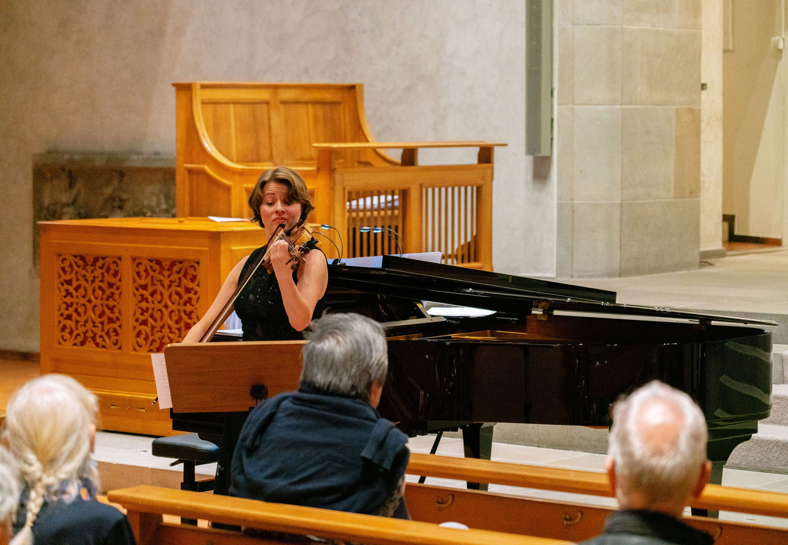Die Geigerin Ania Filochowska spielt auf Marthas Violine (Deconet «ex-Castelberg»).