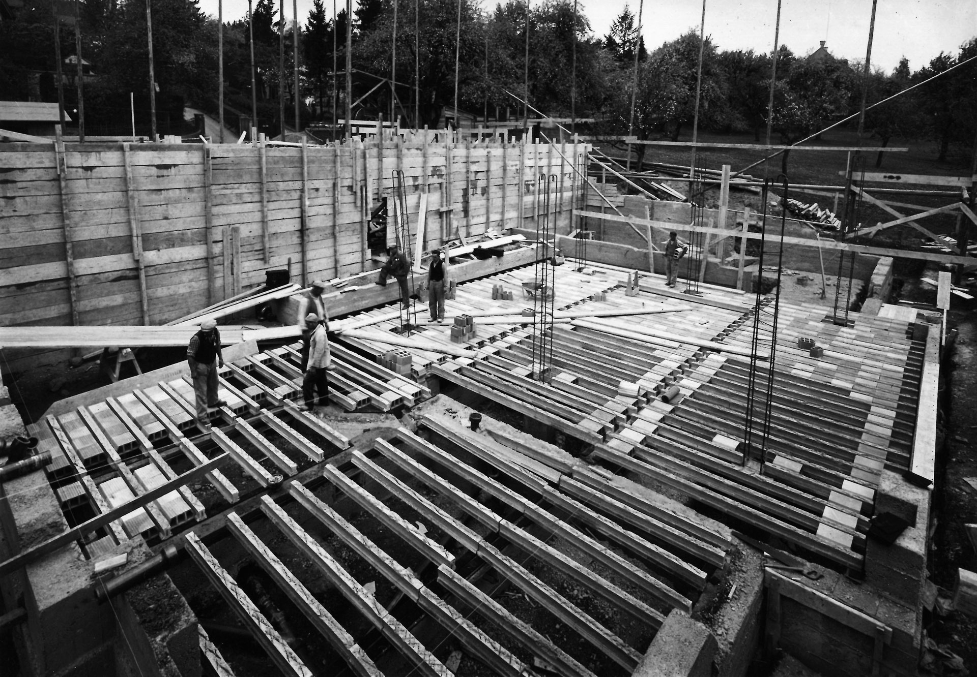 Fotodokumentation der fortschreitenden 
Bauarbeiten an der Krähbühlstrasse 50 in Zürich Fluntern (1938).