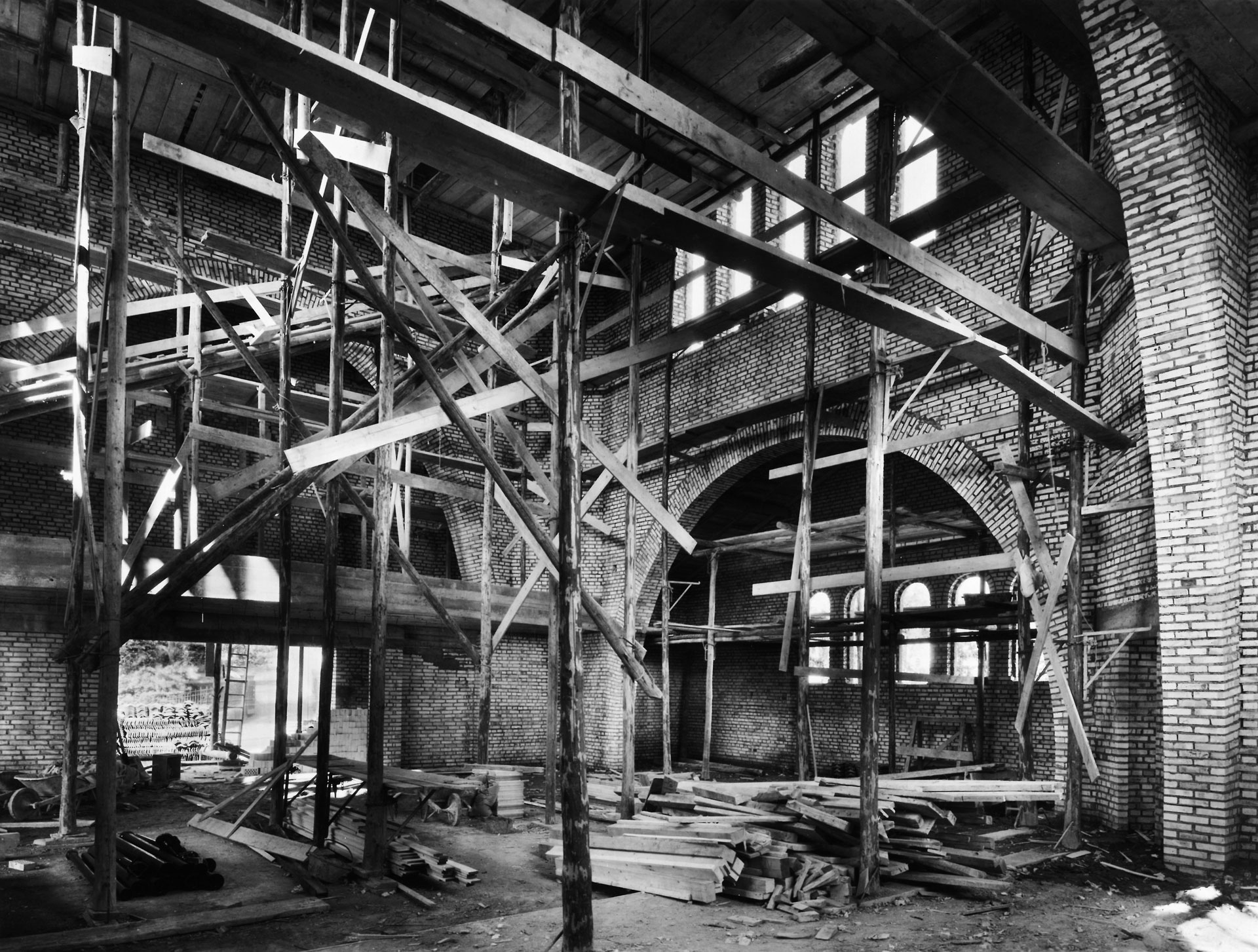 Fotodokumentation der fortschreitenden 
Bauarbeiten an der Krähbühlstrasse 50 in Zürich Fluntern (1938).