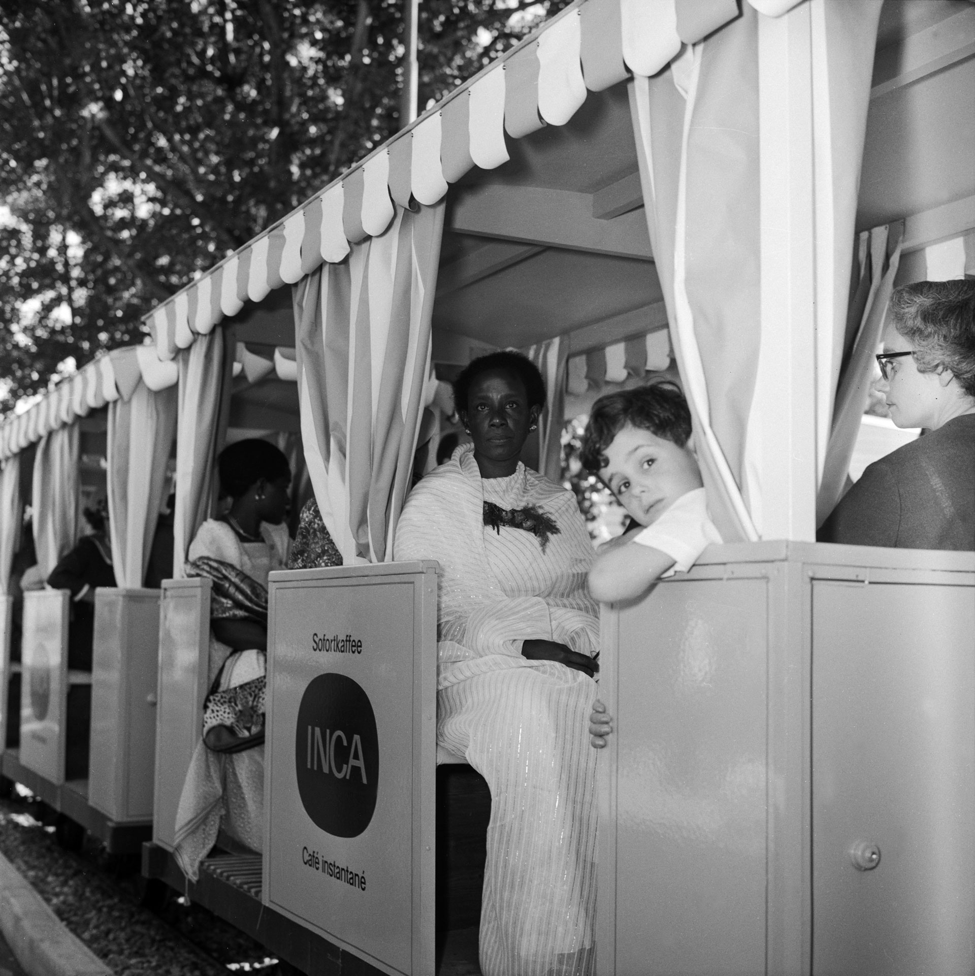 Saffa 1958. Die Schweizerische Ausstellung für Frauenarbeit in Zürich. Fotografien: Rolf Spengler. Quelle: Bildarchiv, ETH-Bibliothek